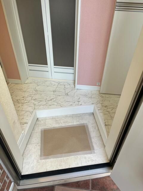 Modern 1R Apartment for Rent in Yokosuka with Move-in Incentives - Thumbnail 2
