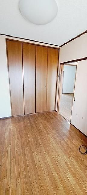 2LDK Apartment for Sale in Kaizuka, Osaka - 49.57 sqm - Thumbnail 4
