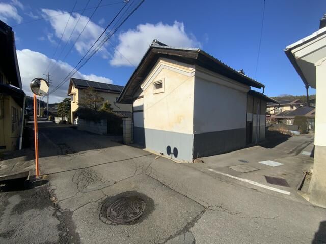 1921 Traditional Kominka for Sale in Tateshina, Nagano - Thumbnail 2