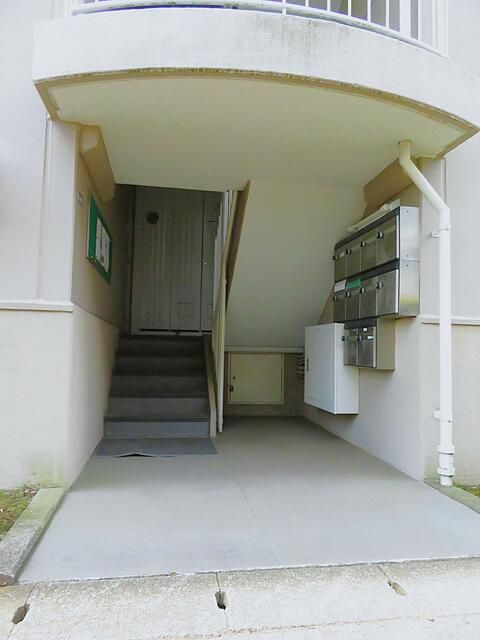 Top-Floor 3LDK Apartment for Sale near JR Mamada Station, Oyama - Thumbnail 3