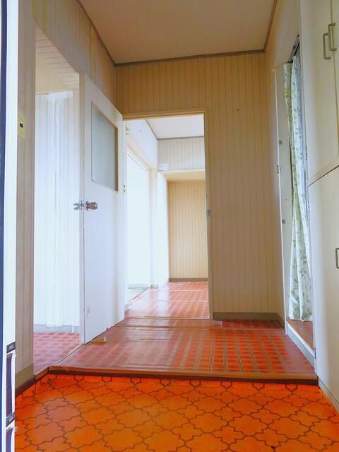 Top-Floor 3LDK Apartment for Sale near JR Mamada Station, Oyama - Thumbnail 4