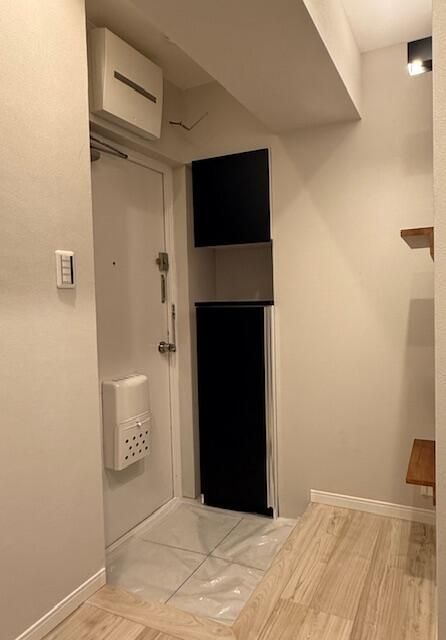 Renovated 1LDK Apartment for Sale in Azabu-Juban, Tokyo - Thumbnail 3