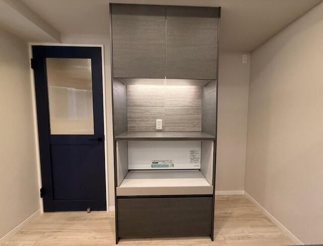 Renovated 1LDK Apartment for Sale in Azabu-Juban, Tokyo - Thumbnail 4