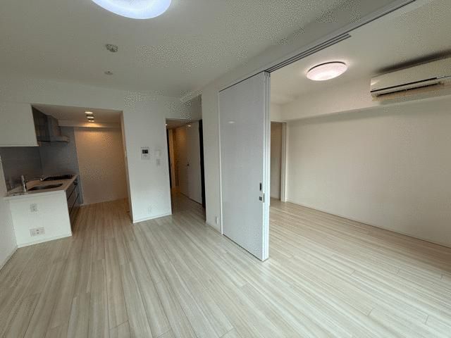1LDK Apartment for Sale in Shibuya, Tokyo - City Terrace Yoyogi Park - Thumbnail 4