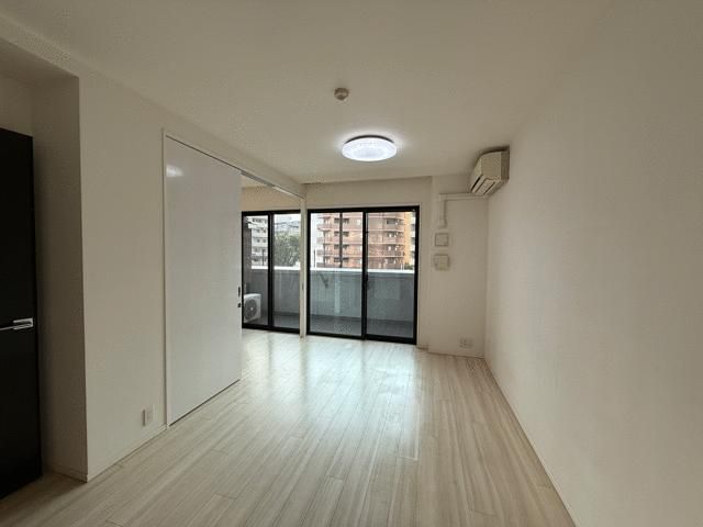 1LDK Apartment for Sale in Shibuya, Tokyo - City Terrace Yoyogi Park - Thumbnail 3