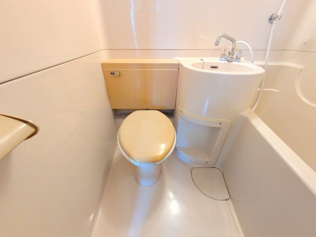 1R Apartment for Rent in Higashiō, Ehime - 20,000 JPY - Thumbnail 3