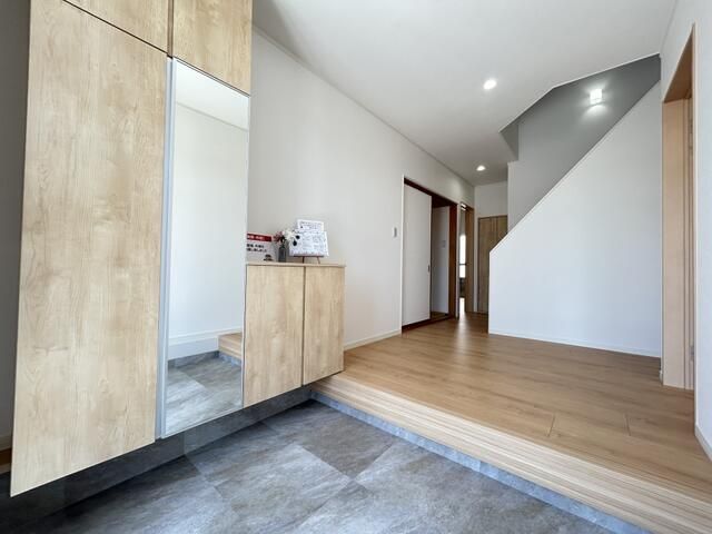 Spacious 4LDK House in Takamatsu, Kagawa – 162.3 sqm - Thumbnail 3