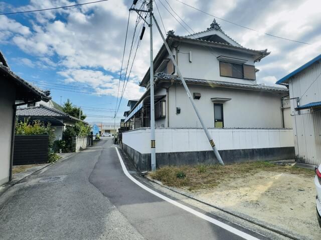 Resale 4LDK Detached House with Garden in Matsuyama, Ehime - Thumbnail 4