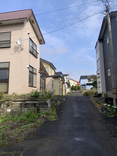 5DK House on 1632sqm Land for Sale in Muroran, Hokkaido - Thumbnail 3