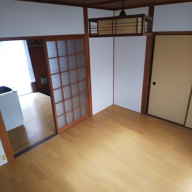 Retro 3DK Terrace House Apartment for Rent in Hikone, Shiga - Thumbnail 4
