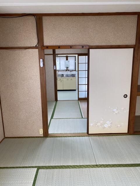 2DK Apartment for Rent near Sumiyoshitaisha Station, Osaka - Thumbnail 4
