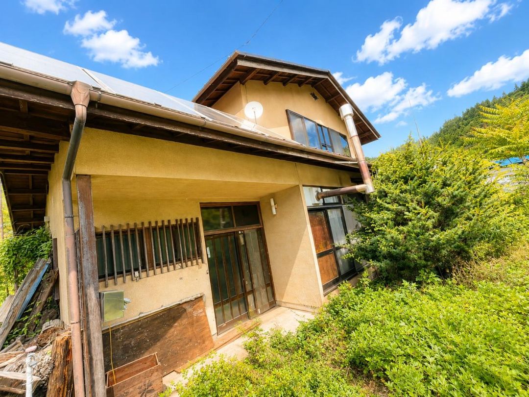 Spacious 5DK House on 535 sqm Land in Nagano for Sale - Thumbnail 2