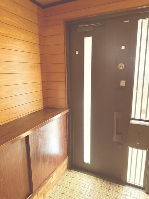Spacious 8DK House in Shikokuchuo, Ehime with Large Lot - Thumbnail 3