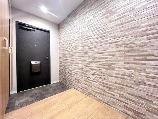 2LDK Apartment in Narimasu, Itabashi | Renovated 10th-Floor Corner Unit - Thumbnail 2