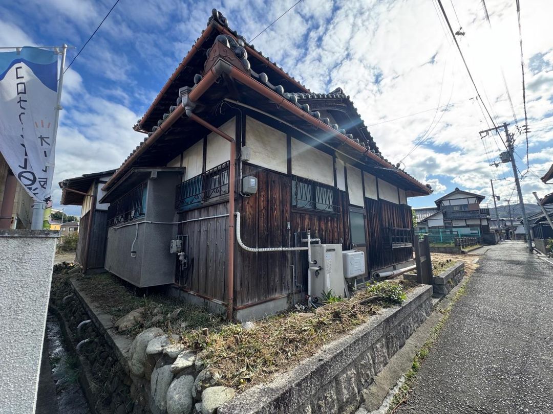 Folk-Style 6DK House for Sale in Hannan City, Osaka - Thumbnail 3