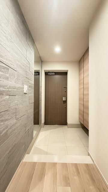 3LDK Ocean View Apartment in Toyosu Tower, Tokyo - Thumbnail 2