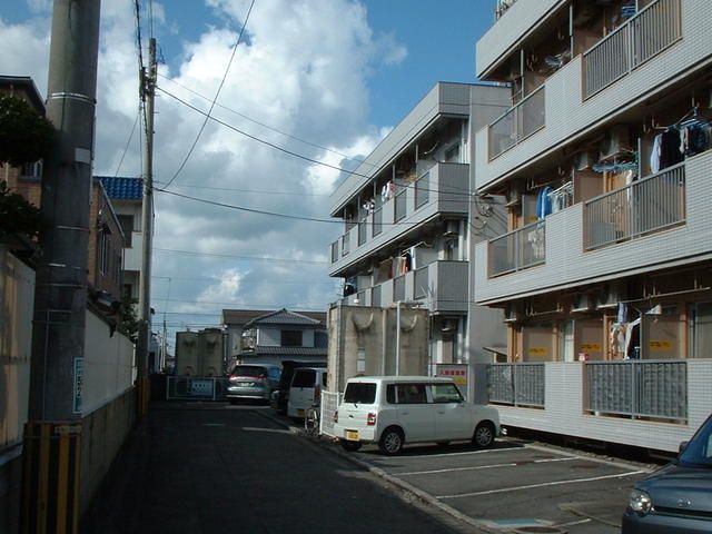 1K Apartment for Rent in Matsuyama, Ehime - Near Doida Station - Thumbnail 2