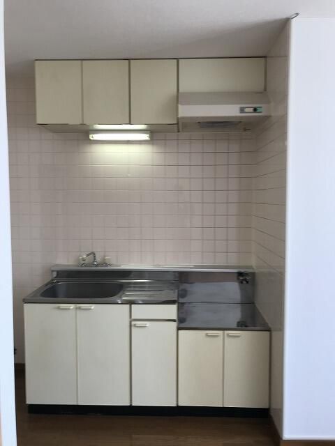 1DK Apartment for Rent in Sapporo Higashi Ward, Hokkaido - Thumbnail 4