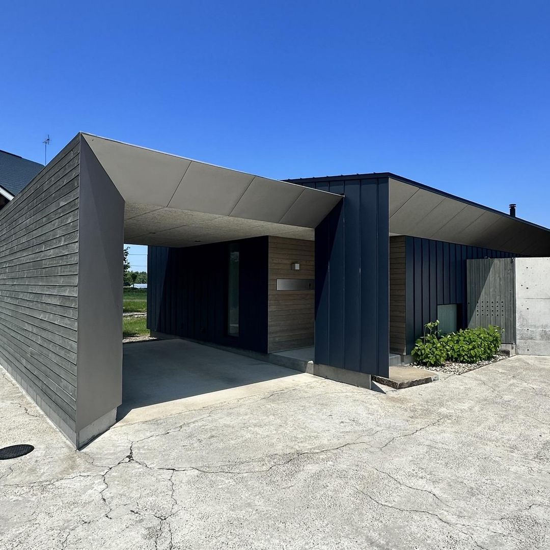 Modern 2016 2SLDK House in Kiyosato, Hokkaido with Mountain Views - Image 1