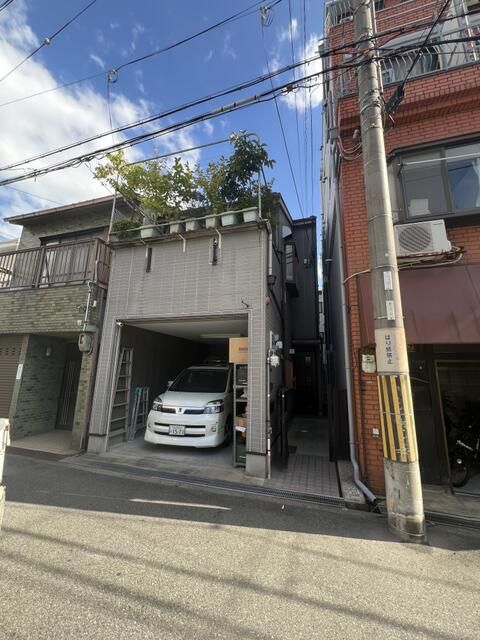 4LDK House for Sale in Higashisumiyoshi, Osaka | 2-Story with Garage - Thumbnail 2