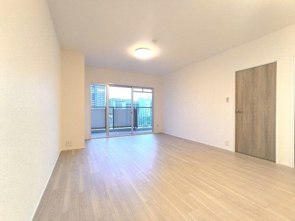 3LDK Apartment in Miyakojima Ward, Osaka - 85.05 sqm - Thumbnail 3