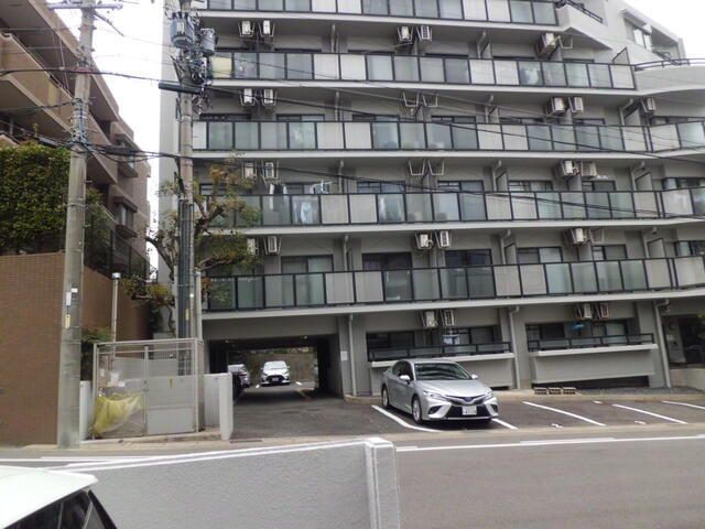 One-Room Apartment for Sale in Meito Ward, Nagoya - Thumbnail 2