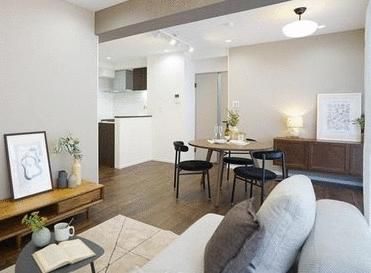 Renovated 2LDK Apartment for Sale in Higashiosaka, Osaka - Thumbnail 4