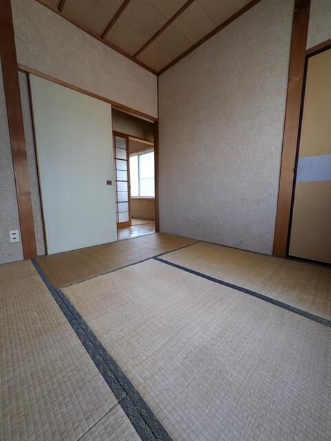 5DK Detached House for Sale in Tokushima City - Thumbnail 4