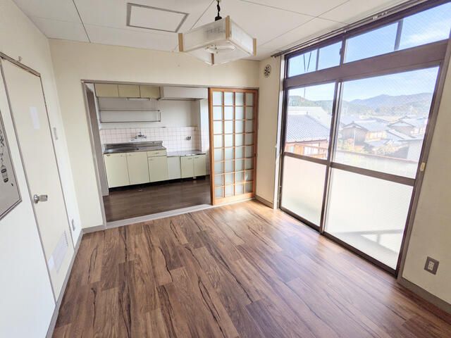 2K Apartment for Rent near JR Azuchi Station, Shiga - Thumbnail 3