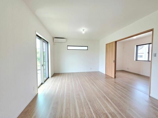 New 4LDK House for Sale in Ibaraki, Osaka - 90.72 sqm - Thumbnail 2