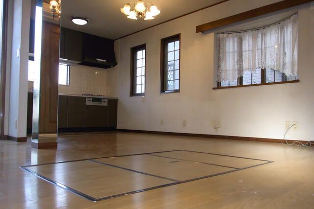 2LDK Detached House with Large Garden in Yamato, Kanagawa - Thumbnail 4