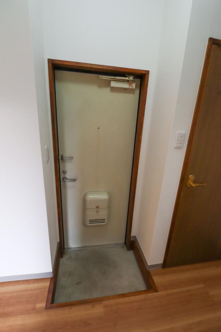 1K Apartment for Rent in Tottori City, Tottori Prefecture - Thumbnail 2