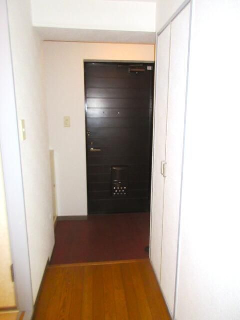 2DK Apartment for Sale in Katsushika, Tokyo - Top Floor South Facing - Thumbnail 2