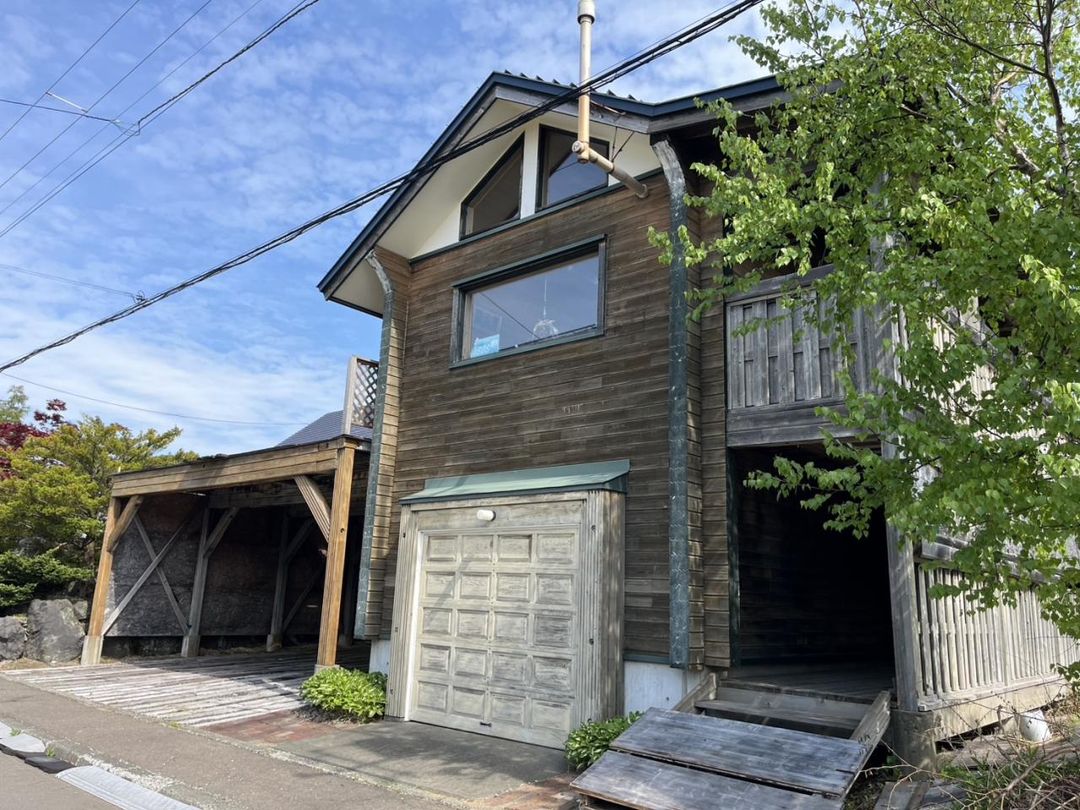 Log House for Sale in Chitose, Hokkaido - 3LDK with Land - Thumbnail 3
