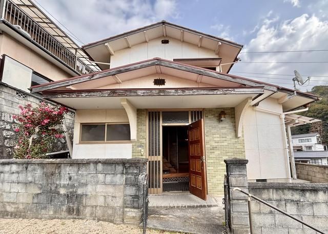 Affordable 4DK Rental House in Onomichi's Inno-shima Island - Thumbnail 2