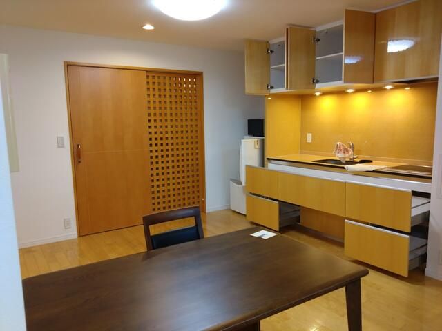 Spacious 1R Apartment for Sale in Komae, Tokyo - 60.28 sqm - Thumbnail 2