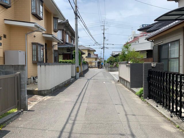 6SDK Detached House for Sale in Matsuyama, Ehime - Thumbnail 2