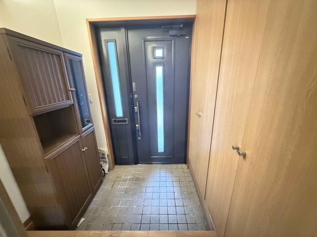 6SLDK Detached House on Large Plot in Kitahiroshima, Hokkaido - Thumbnail 2