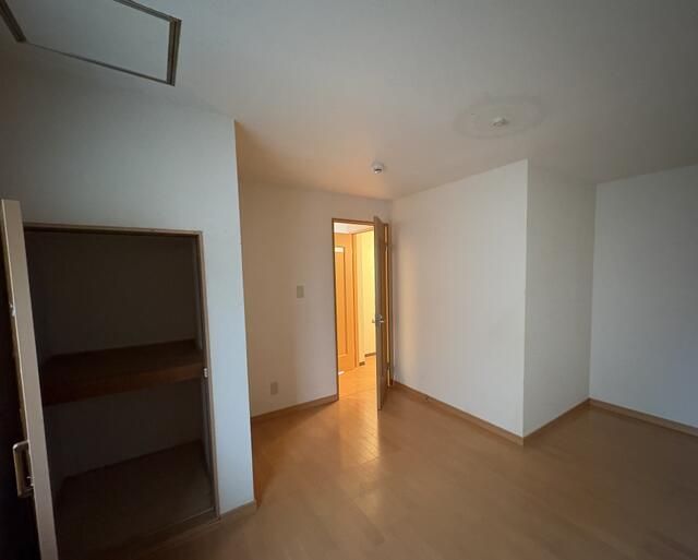 3LDK Steel-Frame House for Sale in Osaka Joto Ward - Thumbnail 4