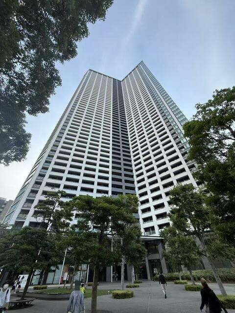 3LDK Apartment for Sale in Kachidoki, Chuo Ward, Tokyo - Thumbnail 2