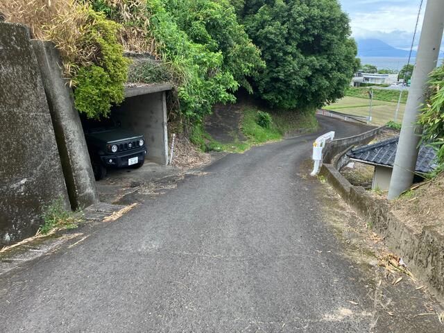 5DK Detached House for Sale in Kagoshima City with Garden and Carport - Thumbnail 2