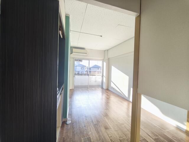 Renovated 1R Studio Apartment for Rent in Tsu, Mie - 17,000 JPY - Thumbnail 4