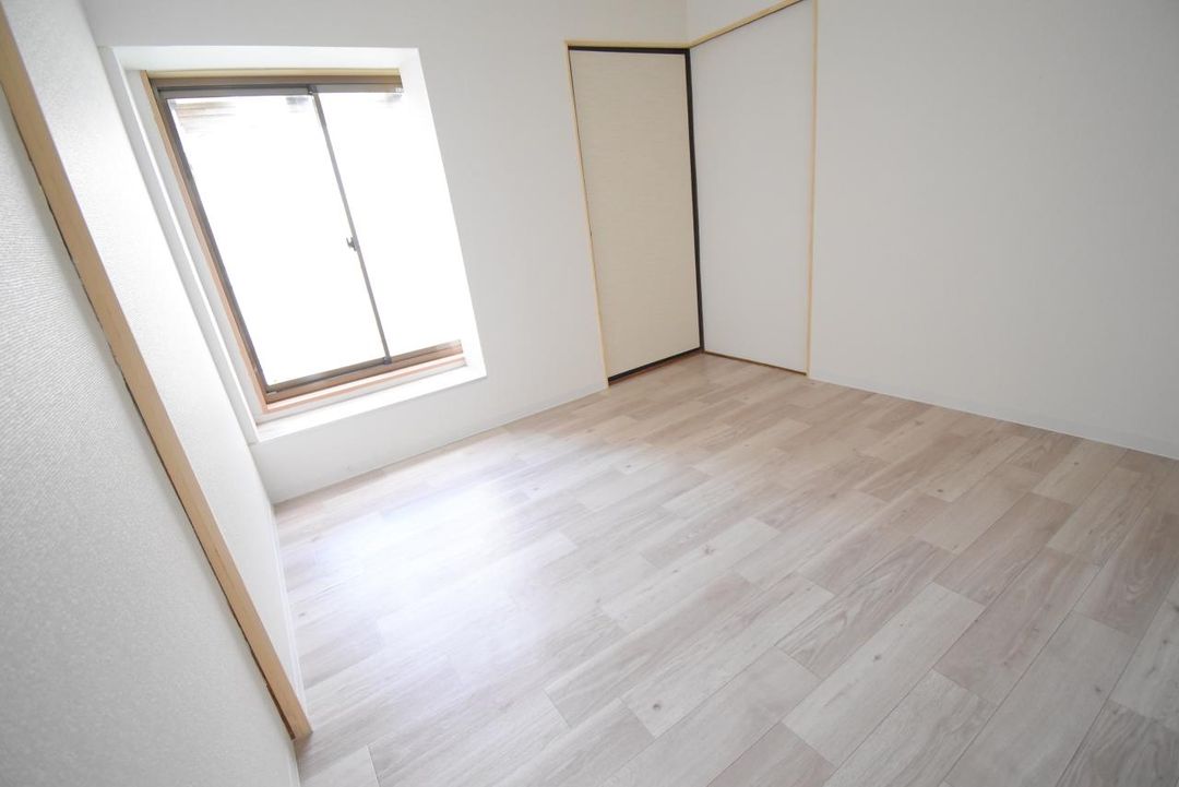 Renovated 3DK Terrace House for Sale in Daito City, Osaka - Thumbnail 3