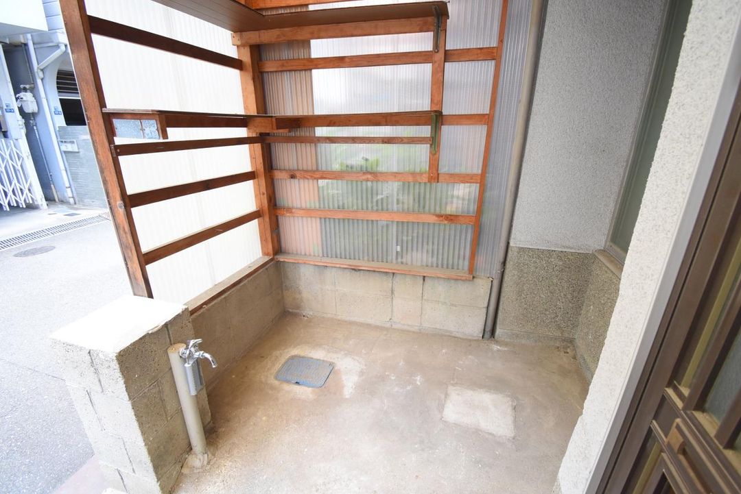 Renovated 3DK Terrace House for Sale in Daito City, Osaka - Thumbnail 2