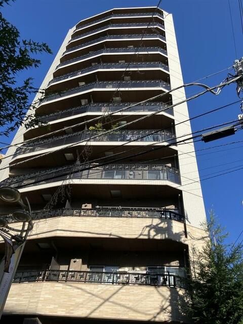 One-Room Apartment for Sale in Shinagawa, Tokyo - 34.63 sqm - Thumbnail 2