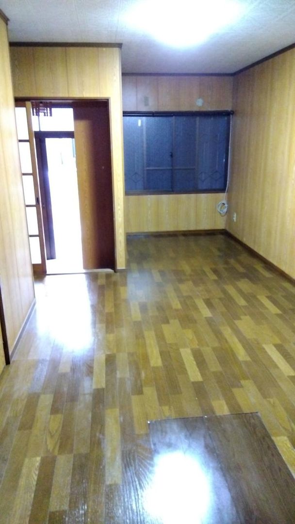 2LDK Terrace House for Rent in Takatsuki, Osaka - Thumbnail 2