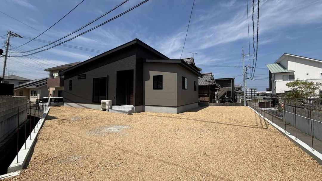 New 3SLDK House for Sale in Marugame, Kagawa - 81.98 sqm - Thumbnail 2