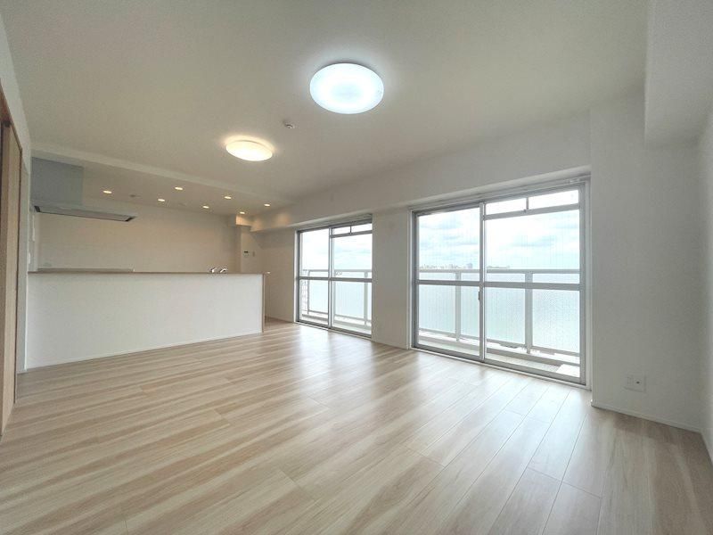 Renovated 3LDK Apartment in Hirakata City, Osaka for Sale - Thumbnail 3