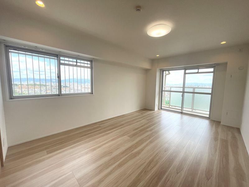 Renovated 3LDK Apartment in Hirakata City, Osaka for Sale - Thumbnail 4