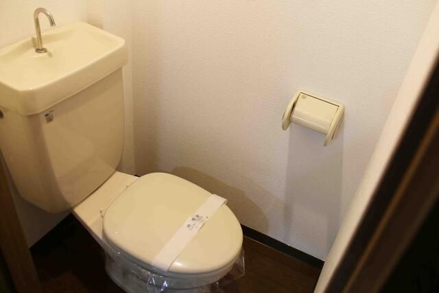 1K Apartment for Rent in Marugame, Kagawa - 25,000 Yen - Thumbnail 3